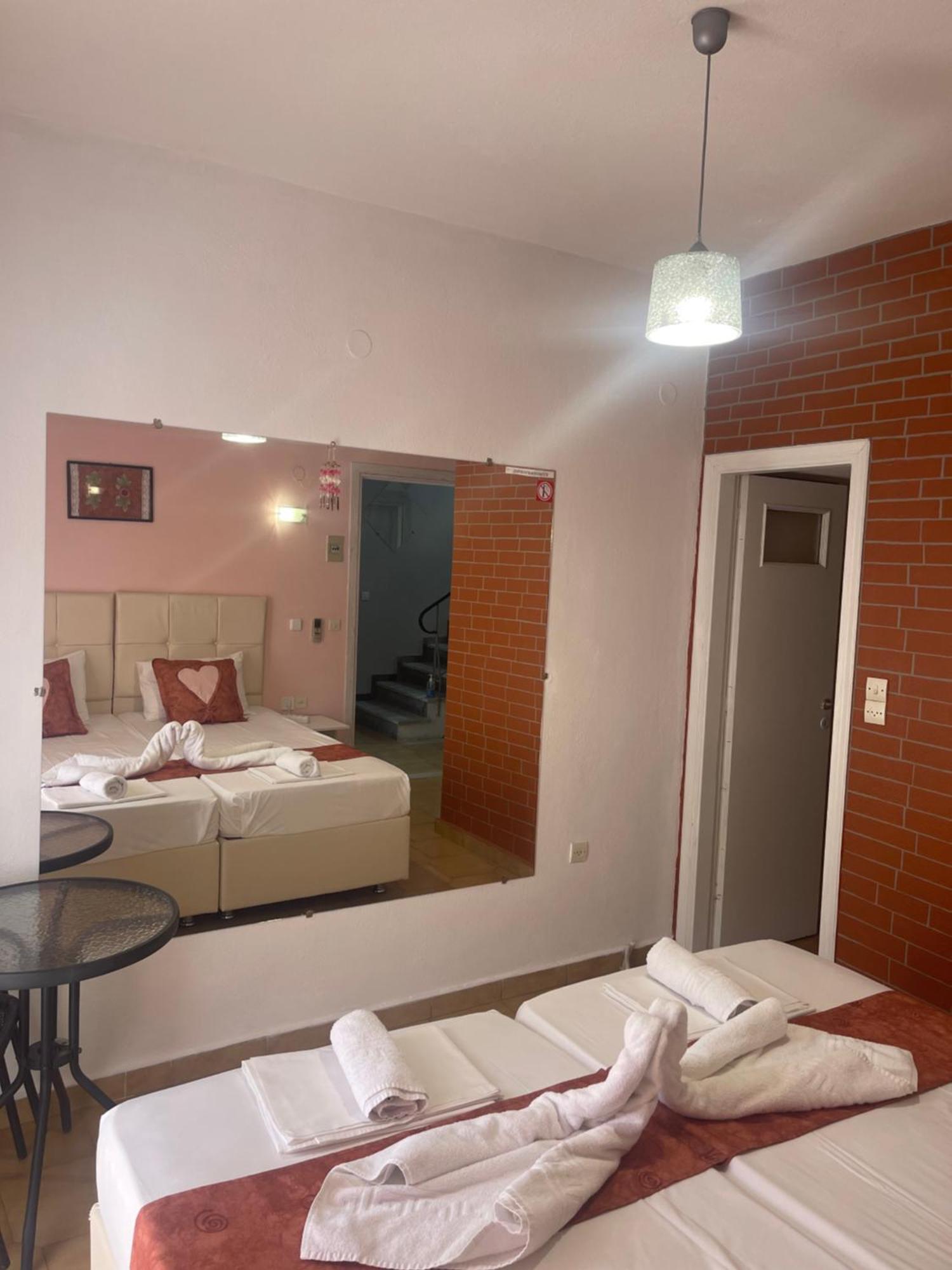 Pansion Katerina Hotel Szkála Ereszú Kültér fotó